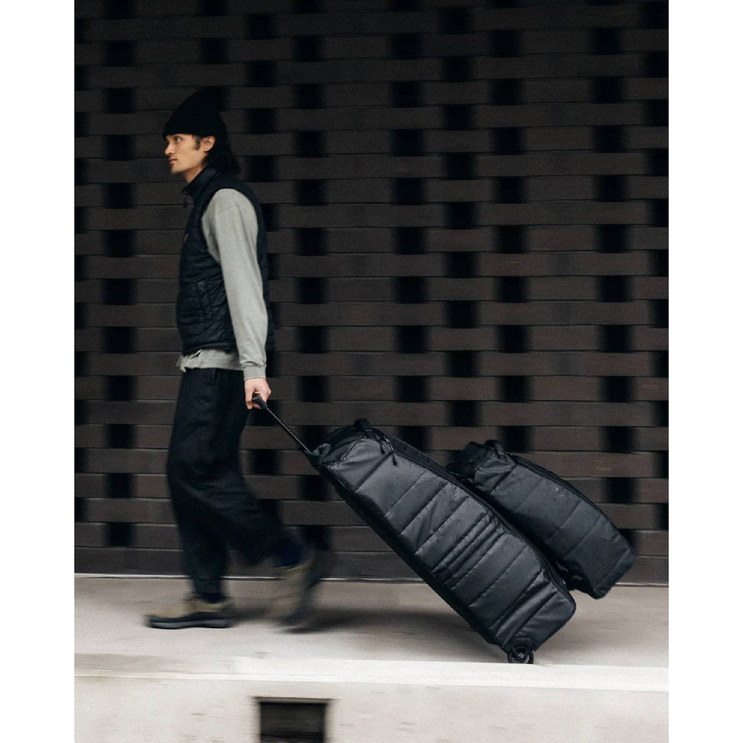 Db Hugger Roller Bag